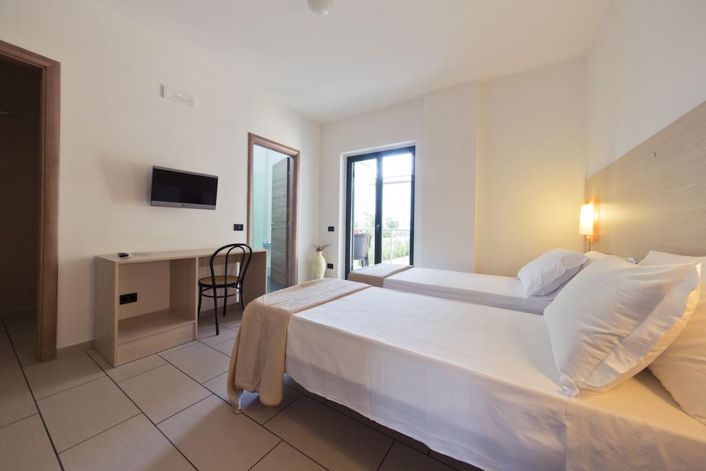 Aparthotel Longomare 3*