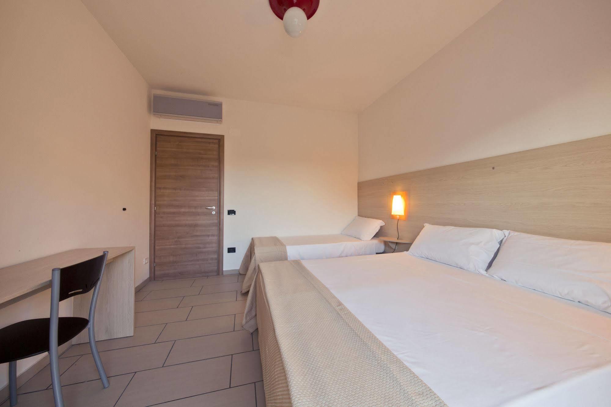 Aparthotel Longomare 3*